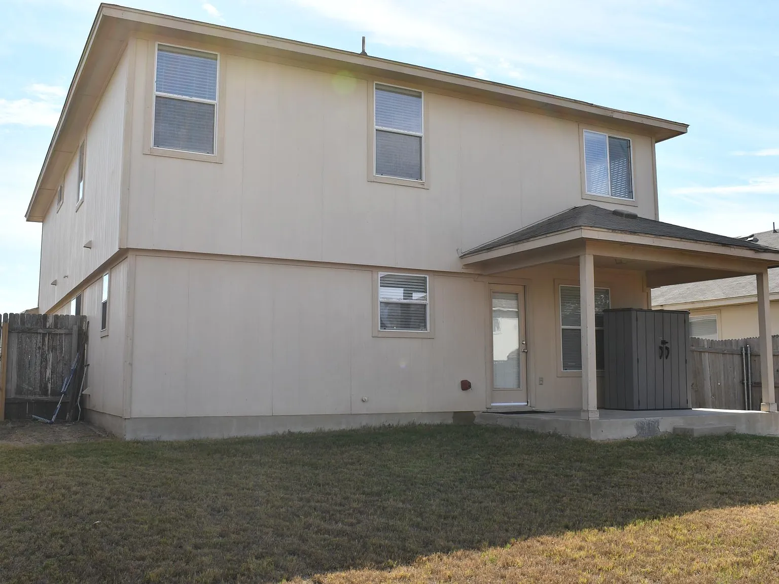 4 bed, 2.5 bath, 2482 sqft, $2,195 — Photo 4
