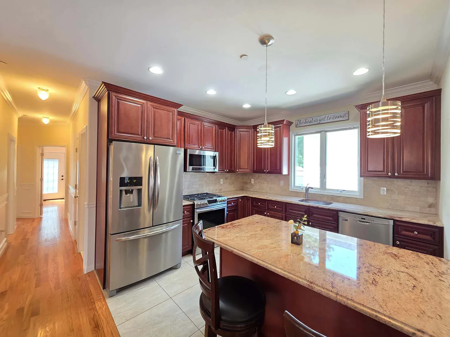 3 bed, 1250 sqft, $3,500 — Photo 2