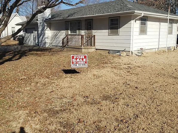 103 N Cedar St, Hope, KS 67451