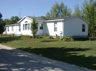 3161 W McConnell Rd, Freeport, IL 61032