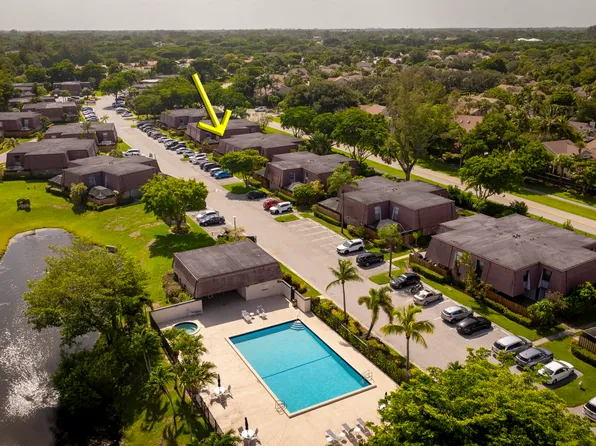 7662 Courtyard Run W, Boca Raton, FL 33433