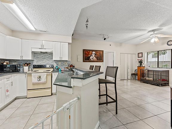 5th image of 2550 SW 18th Terrace #2103