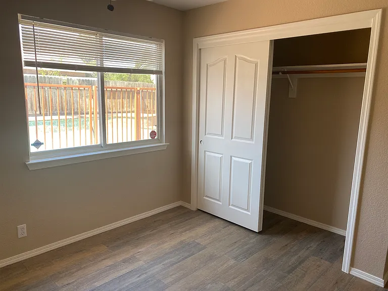 3814 E Paradise Ave — Photo 15