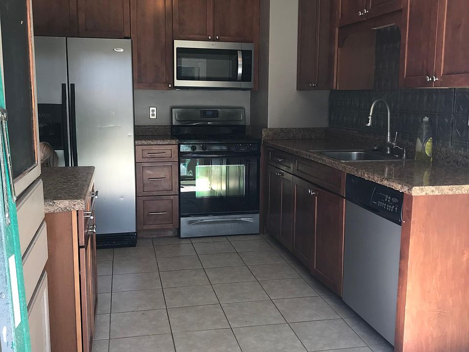 1st image of 817 Martha Ln