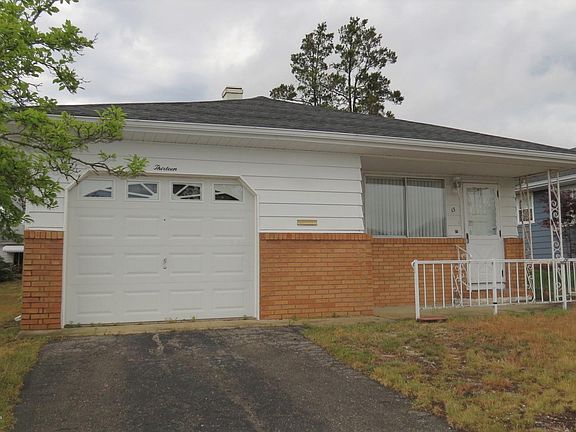 2nd image of 13 Saint David Dr