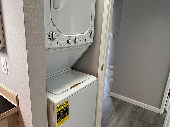 4th image of 12327 Roosevelt Way NE #D302
