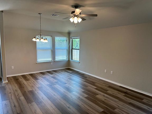 2nd image of 844 Driftwood Ln