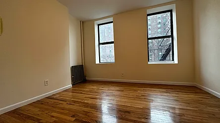 Rented by HOLTON REAL ESTATE INC.