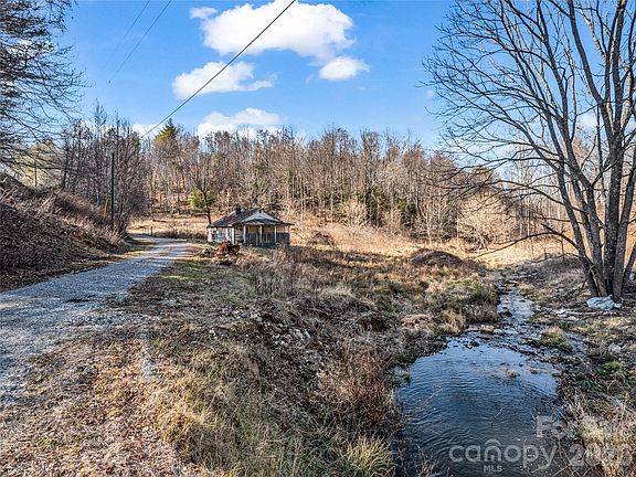 2nd image of 530 Mine Creek Rd