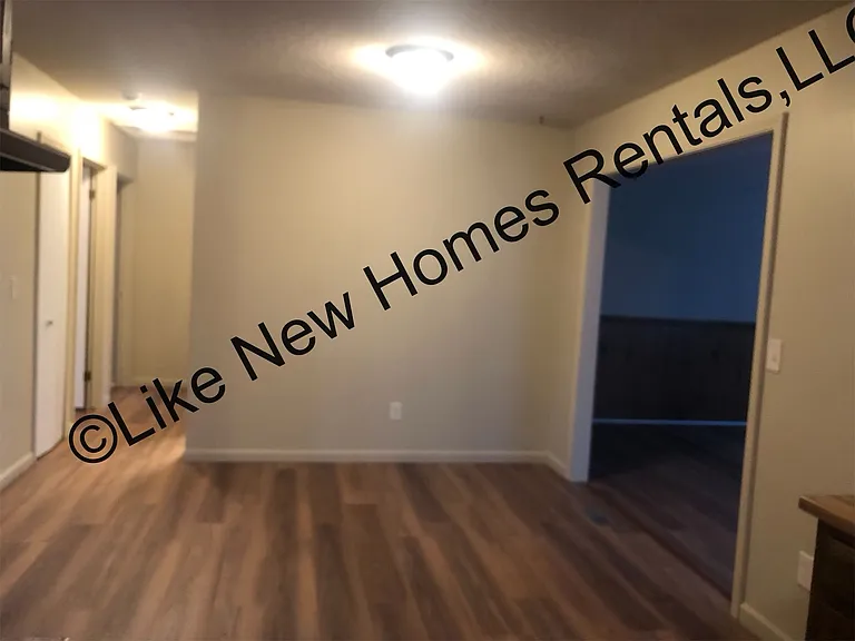 4440 Shubert Ave — Photo 5