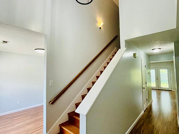 3rd image of 1001 Brittany Deanne Ln