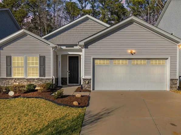 3281 Douglas Fir Rd, Raleigh, NC 27616