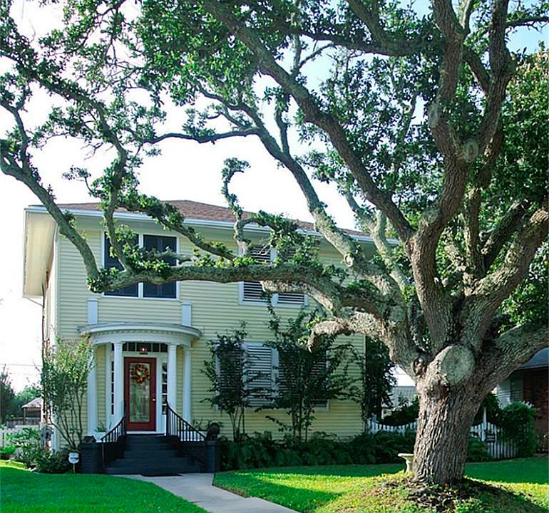 1st image of 4623 Woodrow Ave