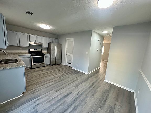 3rd image of 1749 Hunting Creek Dr SE