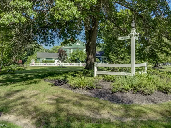 116 Countryside Dr, Chagrin Falls, OH 44022