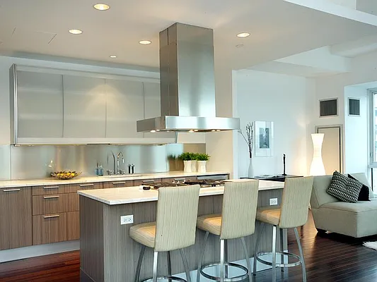 Sold by Sotheby's International Realty | media 3