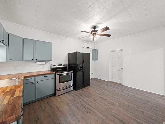 3rd image of 1421 Park St