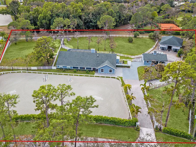 1401 Pelham Rd — Photo 2