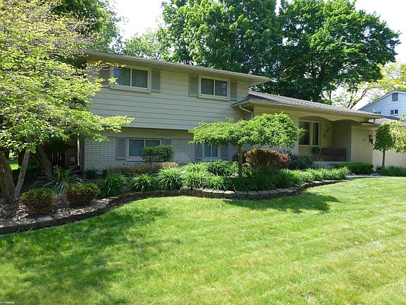 5th image of 16117 Alpine Dr