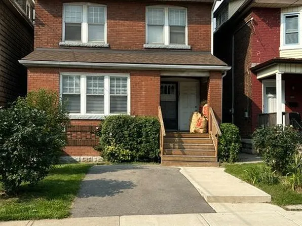 33 Senator Ave #1, Hamilton, ON L8L 1Z3