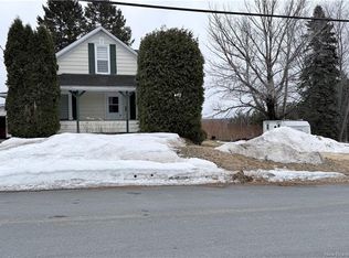 41 Lapointe St, Saint Laonard, NB E7E 1X3