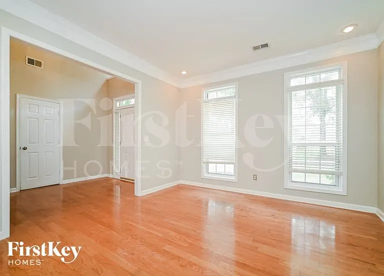 7504 Cole Ln — Photo 4