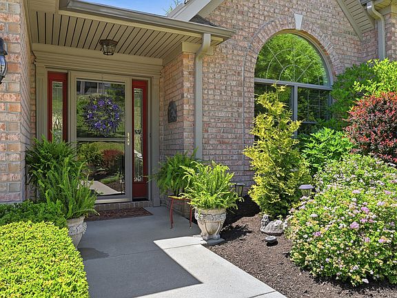 2nd image of 134 Green Commons Dr