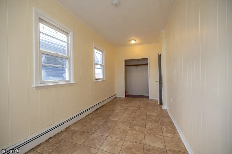 2 bed, 1.0 bath, $1,800 — Photo 2