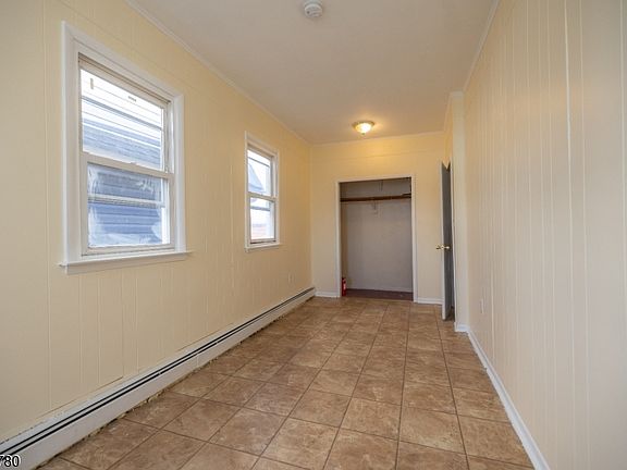 2nd image of 450 3rd Ave