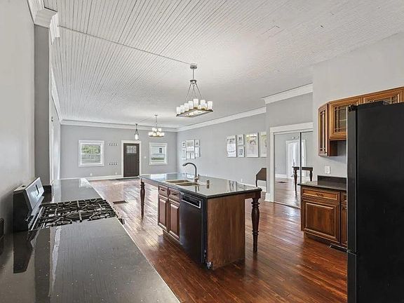 2nd image of 34318 Bassett Rd #2