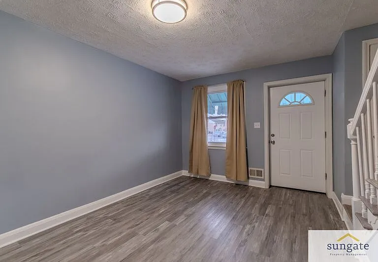 1504 Elrino St — Photo 3