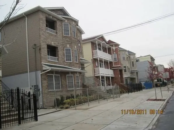 106 5th St, Newark, NJ 07107