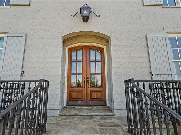 4th image of 1824 Wellsley Dr