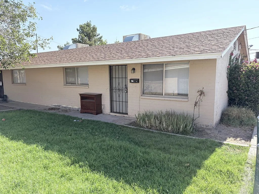 2 bed, 720 sqft, $1,200 — Photo 1