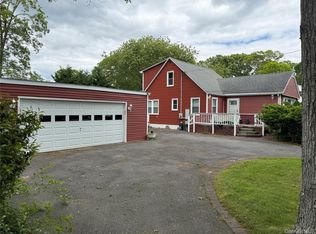 89 Manor Drive, Shirley, NY 11967