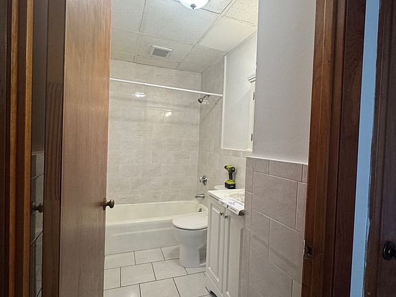 5th image of 86 Beacon St #15