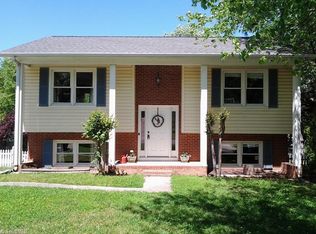 4707 Wakewood Dr, Greensboro, NC 27407