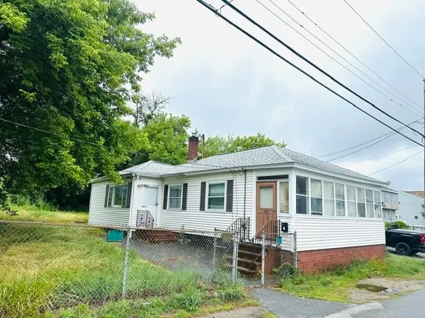 10 Lafayette St, Lowell, MA 01854
