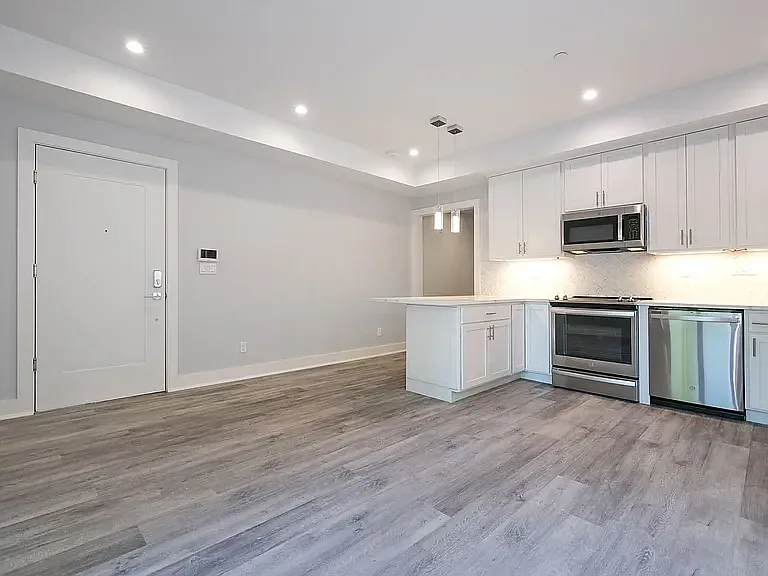 2 bed, 905 sqft, $4,700 — Photo 4