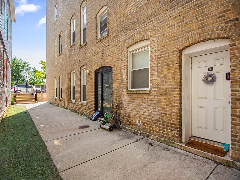 1320 W Chestnut St #1R — Photo 10