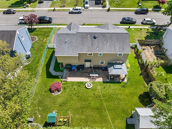 4th image of 18 Valley Drive