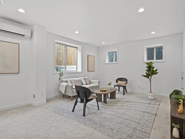 5353 SE Stark St — Photo 25