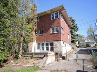 1051 victory Boulevard, Staten Island, NY 10301