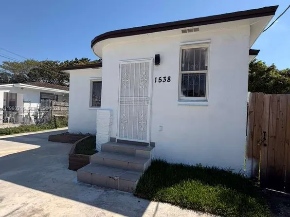 1538 NW 66th St, Miami, FL 33147