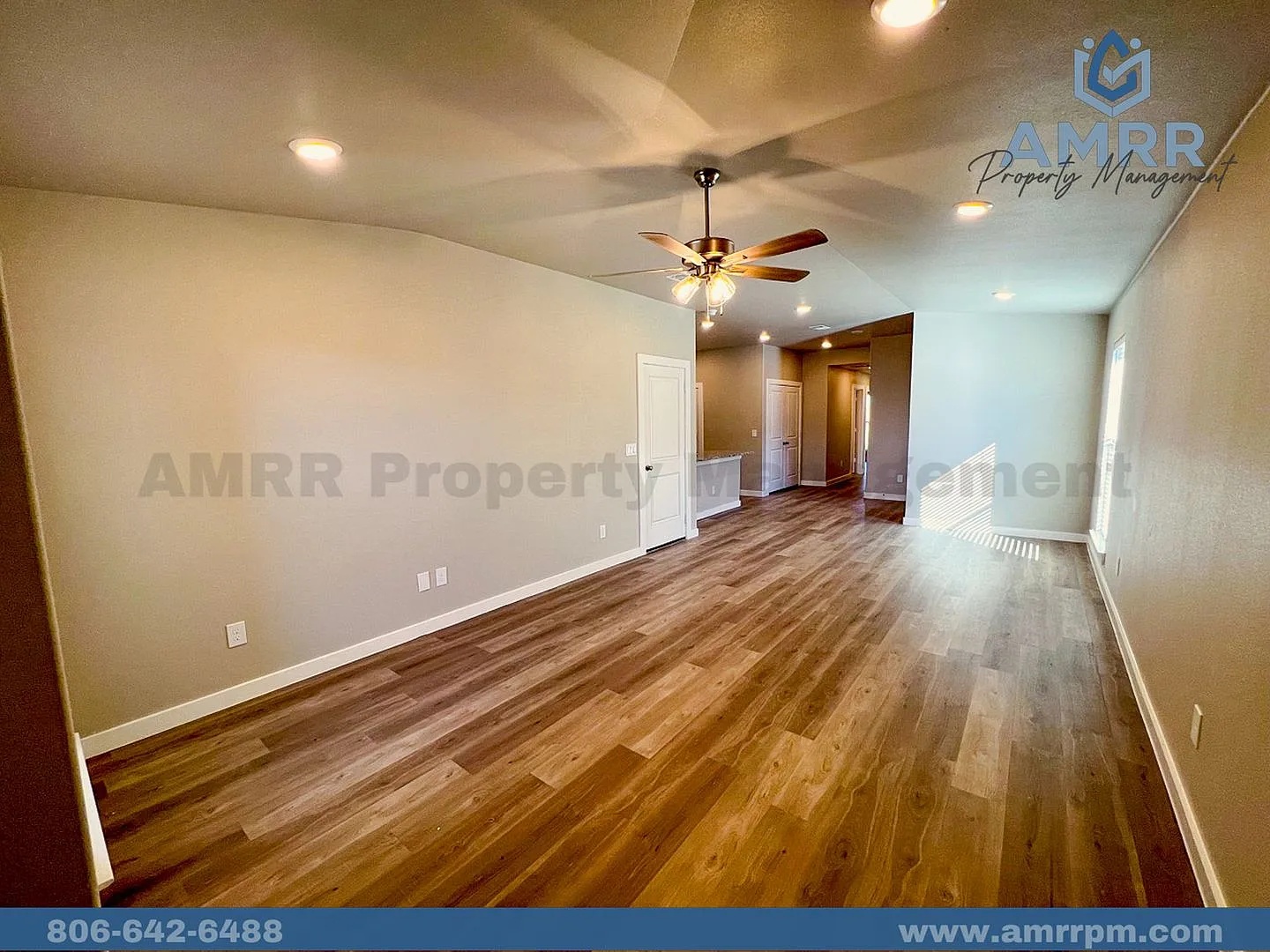 3 Bedroom Duplex In Harvest! — Photo 3