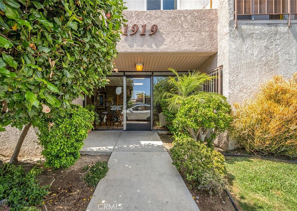 1st image of 1919 E Beverly Way APT 112