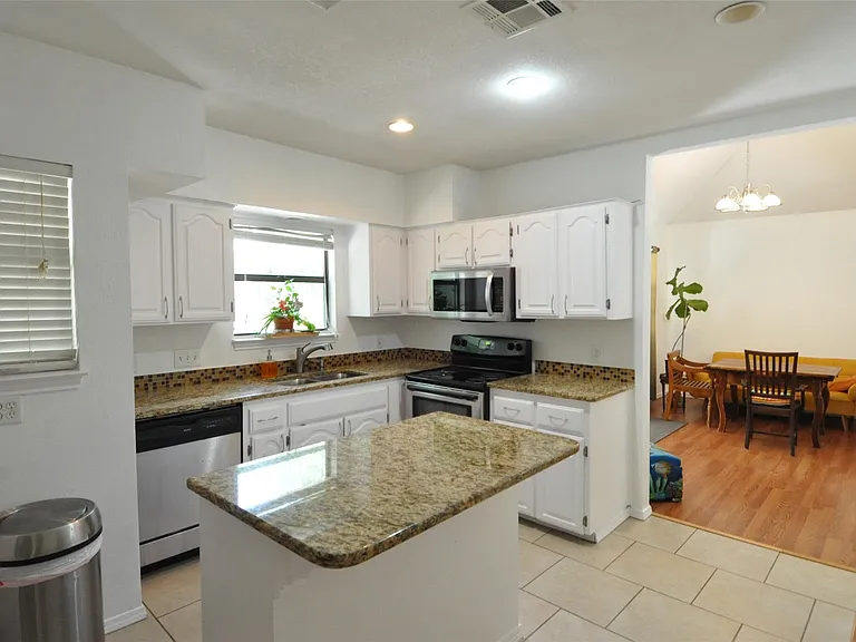 9902 Talleyran Dr — Photo 8
