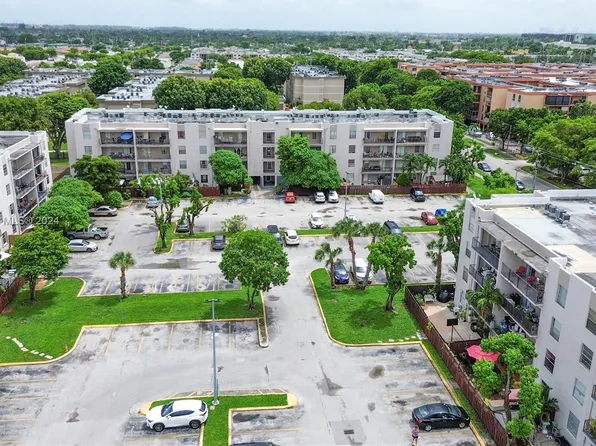 5665 W 20th Ave APT 212, Hialeah, FL 33012