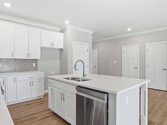 5th image of 2724 Marra Dr