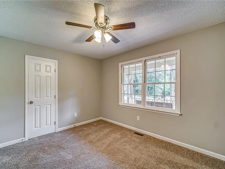 311 Mariner Cir — Photo 21